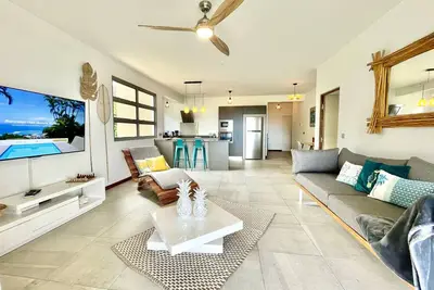 Image de Luxury Appartement Manuia Tahiti - vue Moorea, Wifi/ Netflix/piscine/ gym