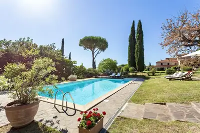 Image de Villa Bolgheri - Six Chambres Villa, Couchages 14