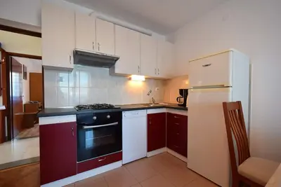 Image de Appartement de vacances Njivice pour 1 - 6 personnes avec 3 chambres à coucher - Appartement de vaca
