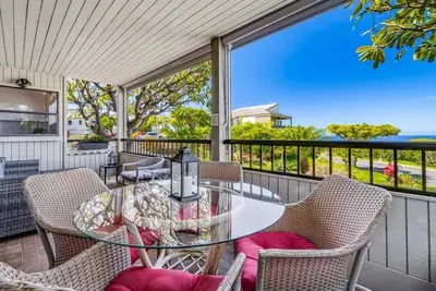 Image de 3 lanais séparés, bel océan et vue sur l'île de Lana'i