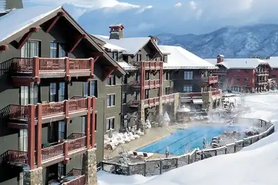 Image de Condo luxueux à service complet Ritz - Ski on Ski Off à Aspen Highlands!