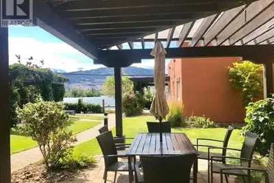 Image de Waterfront Villa sur le lac Osoyoos Idéal pour les familles et les Snowbirds!