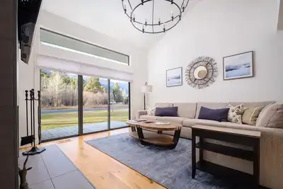 Image de Rmr: Maison de ville moderne Aspens avec une vue imprenable sur la montagne