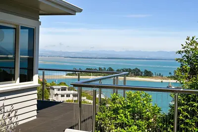 Image de Seascape Villa - Nelson waterfront, Great Views on Haulashore Island!
