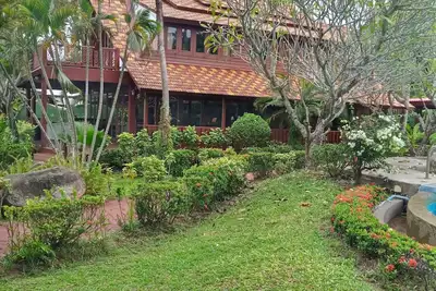 Image de Villa en bois de style thaïlandais en bord de mer avec salle privée