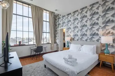 Image de Penthouse 2br exceptionnel près du centre-ville w. Parking gratuit