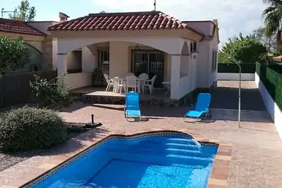 Image de Location villa bord de mer avec piscine