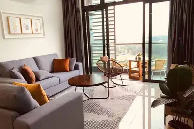 Image de Condo avec vue sur la piscine / Près de l'anse Senibong, Mid Valley et Ciq / 中文 房东