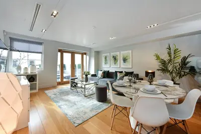 Image de Incroyable Mayfair 2 chambres 2 salles de bains Ac Wi-Fi gratuit