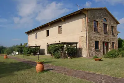 Image de Casa La Pergoletta, immergée dans les collines de Volterra, une véritable détente