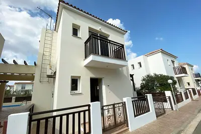 Image de Villa familiale de deux lits dans le quartier de Pernera