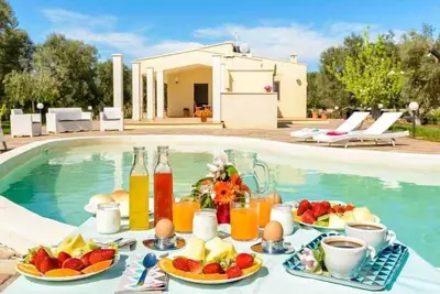 Image de Piscine privée - jardin clos - Proche mer