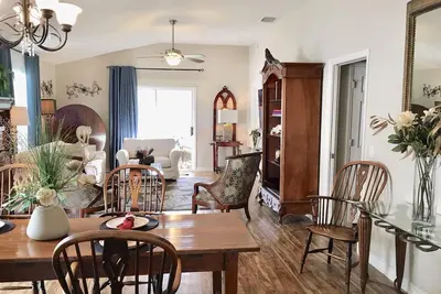 Image de Ami Des Chiens, Villa élégante + Panier, Endroit très populaire le plus proche de Sumter Sq