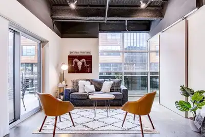Image de Southern Comfort, un condo moderne de la 6e rue