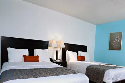 Image de Sky Palace Inn & Suites Newton / Comfort 2 Queen Bed