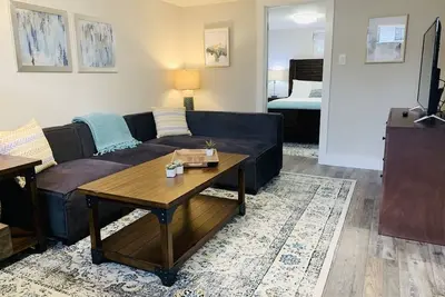 Image de Bungalow accueillant à côté de l'Unc - Vélos de croisière gratuits!