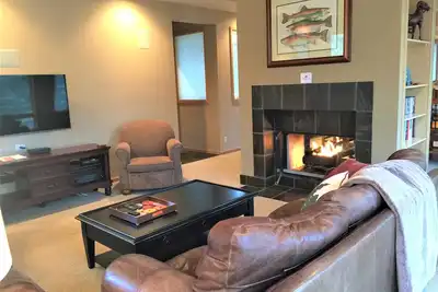 Image de 17 Duck Pond Lane ~ 12 Sharc Passes & New Hot Tub!