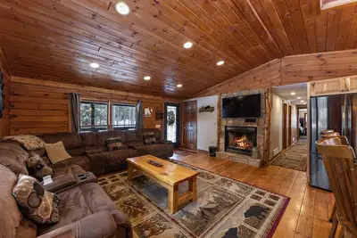 Image de Adirondack cabine de luxe avec piscine chauffée à quelques minutes du lac George