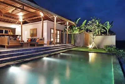 Image de Villa paisible de 3 chambres avec piscine privée et cuisine entièrement équipée