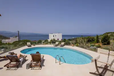 Image de Sea & Sun Villas, piscine privée, vue imprenable sur la mer!