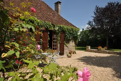 Image de Cottage de caractère avec vue imprenable et piscine privée.