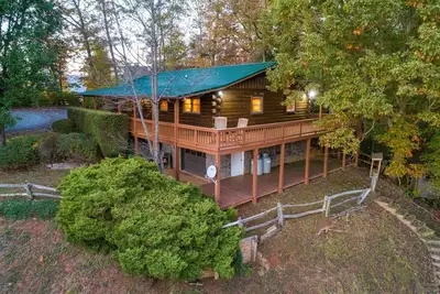 Image de Retraite de montagne paisible à proximité de Wcu, accès à la rivière et au centre-ville!