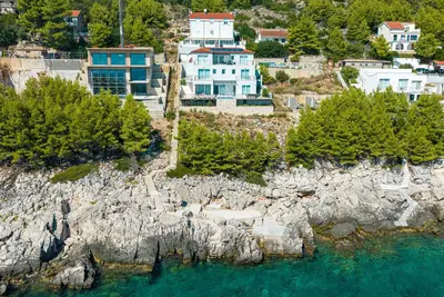 Image de Belle maison de 5 chambres à Smokvica