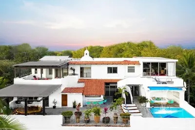 Image de Villa PentHouse + Meilleur emplacement central + Piscine privée + 3 min Plage