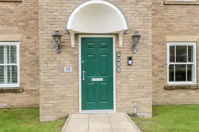 Denby Escape, pet friendly, with pool in Filey