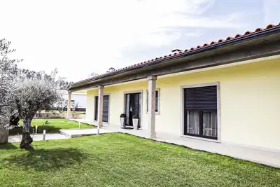 Image de Une maison de campagne pour vous et votre compagnon à quatre pattes.