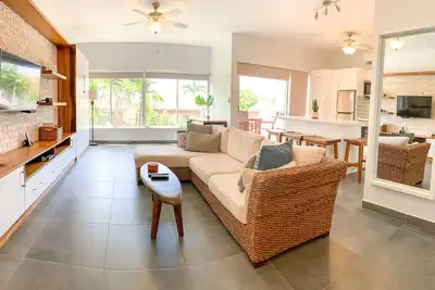 Image de Spacieux et Rénové! Étapes de la plage à Langosta, Tamarindo