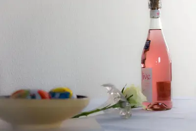 Image de Ferienwohnungen Neue Tiefe - Wohnung Kleiderbügel