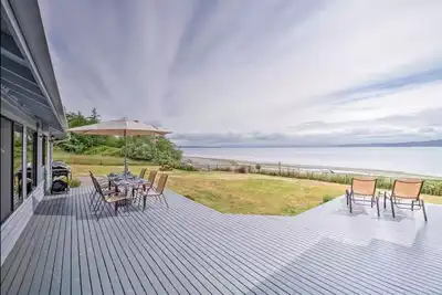 Image de Accueil Waterfront Luxury w / Pool sur le Puget Sound!