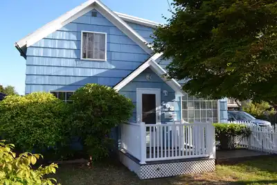 Image de Nouvelle Liste - Très belle maison familiale de 2 étages à 2 pâtés de maisons de l'accès à la plage, baignoire à jets, 8 couchages. Belle terrasse et balcon.