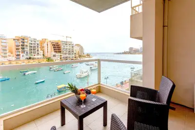 Image de Spinola Bay 2br flat with Sea Views & Terrace
