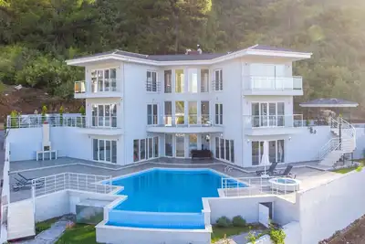 Image de Villa de montagne avec piscine privée