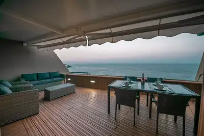 Appartement Terrasse Lumineux Et ÉNORME En Face De La Mer