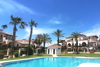 Image de Appartement dans résidence fermée avec Wifi et vue sur la piscine et les jardins