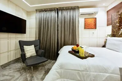 Image de Penthouse de luxe avec superbe vue et jacuzzi