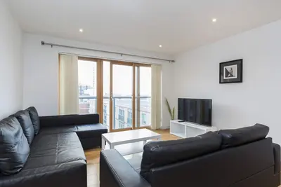 Image de 2 chambres | 2 salles de bain | 3 mn de East Croydon Station
