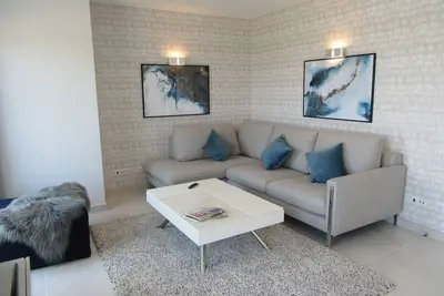 Image de Appartement luxueux et élégant avec jacuzzi privé