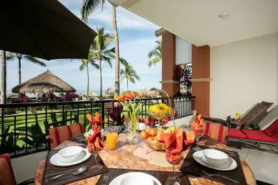 Image de Luxury Beachfront-Nuevo Vallarta-Pool-H. Grande terrasse avec baignoire et barbecue