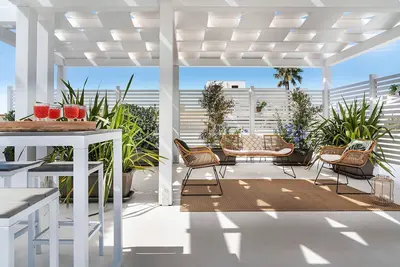 Image de My Rental Homes - Sun Stone Villa surrounded by a lovely garden with private pool