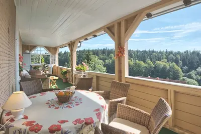 Image de Appartement confortable avec 4 chambres et vue panoramique sur la ForĂŞt-Noire