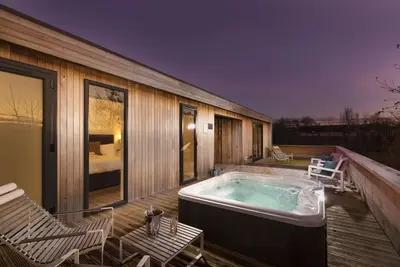 Honeyhurst, Strawberryfield Park - un lodge qui peut accueillir 4 personnes dans 2 chambres