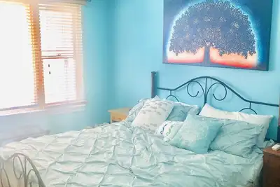 Image de Appartement lumineux et confortable près du centre-ville et de l'arrêt de train; Idéal pour les couples / petits groupes