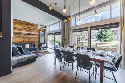 Image de Modern, spacious apartment in the centre of Morzine near the ski lifts.