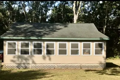 Image de Tippy Dam à quelques kilomètres! Lac Michigan et procès tous proches. Super propre!