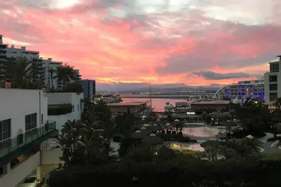 Image de Appartement à Ocean Village - Rock view and pools