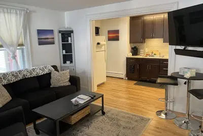 Image de Grand prix- 1 chambre propre et calme- Maple St. Marcher jusqu'au bord de l'eau